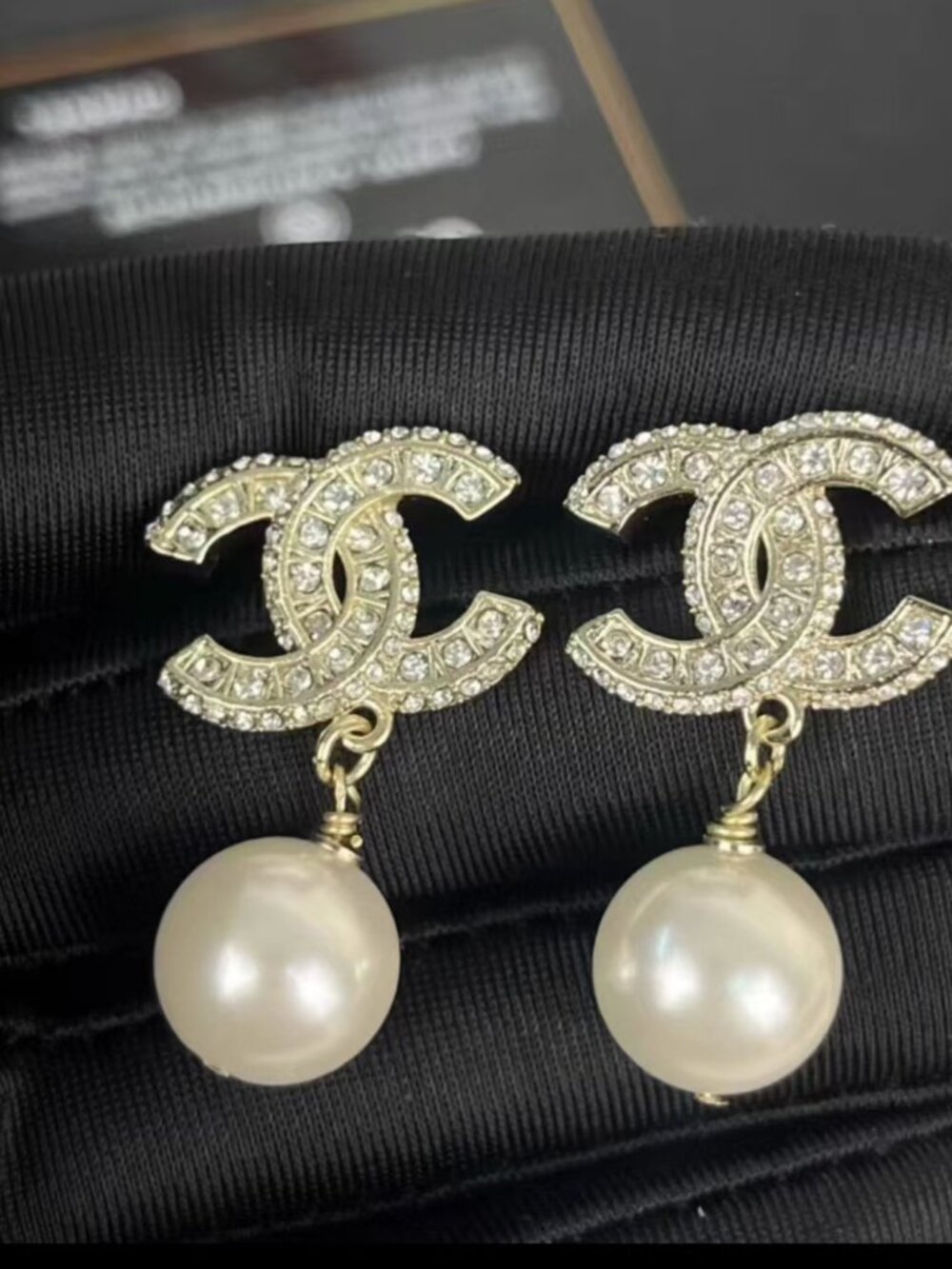 Chanel Classic CC Logo Pearl Stud Earrings - Picture 7 of 7